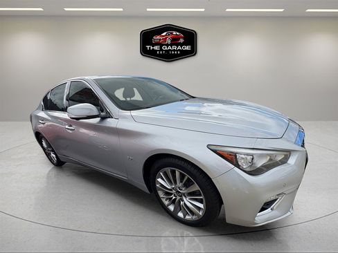 Used 2018 INFINITI Q50 Luxe w/ Essential Package (3.0T Luxe) image 12