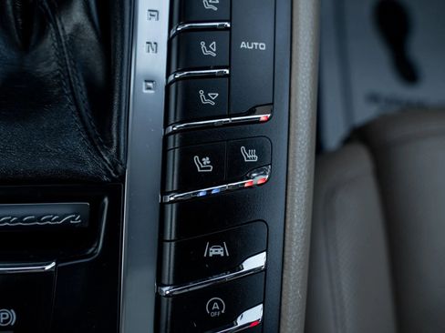 Used 2019 Porsche Macan Sport Edition image 40