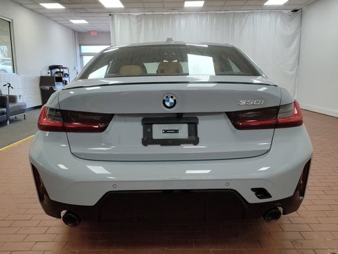 Used 2026 BMW 330i Sedan w/ M Sport Package RWD image 9