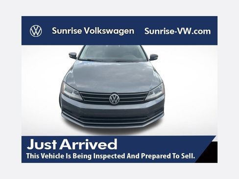 Used 2017 Volkswagen Jetta SE FWD image 1