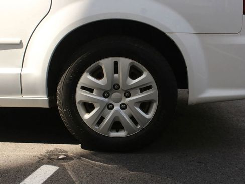 Used 2016 Dodge Grand Caravan SE w/ Quick Order Package 29E SE FWD image 19