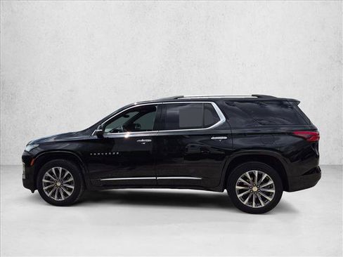 Used 2022 Chevrolet Traverse Premier FWD image 8