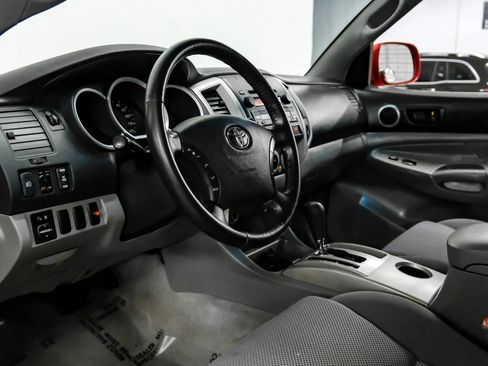 Used 2007 Toyota Tacoma PreRunner image 2