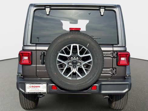 New 2025 Jeep Wrangler Sahara w/ Technology Group AWD/4WD image 5