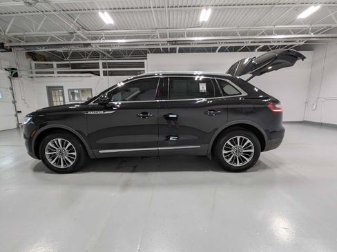 Used 2022 Lincoln Nautilus AWD w/ Premium Package image 12
