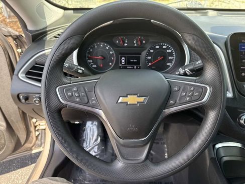 Used 2024 Chevrolet Malibu LT FWD image 39