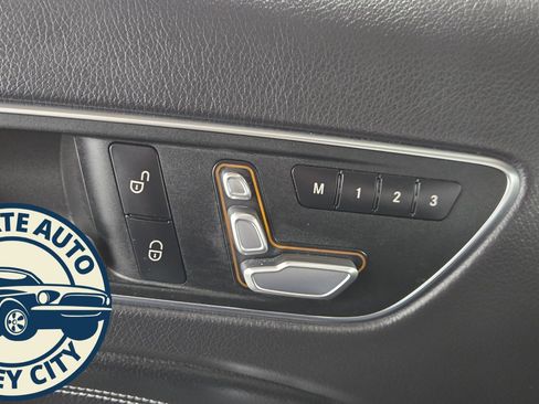 Used 2019 Mercedes-Benz GLA 250 4MATIC image 21