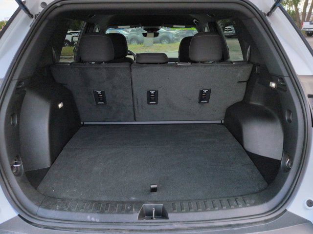Used 2025 Chevrolet Equinox LT w/ Safety and Technology Package FWD image 12