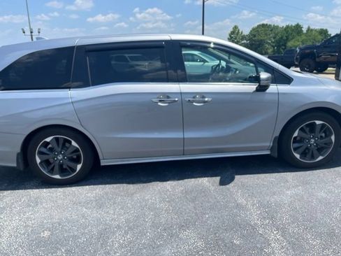 Used 2022 Honda Odyssey Elite image 4