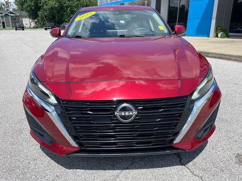 Used 2025 Nissan Altima 2.5 SL AWD/4WD image 2