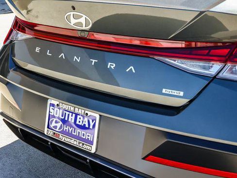New 2026 Hyundai Elantra Limited image 7