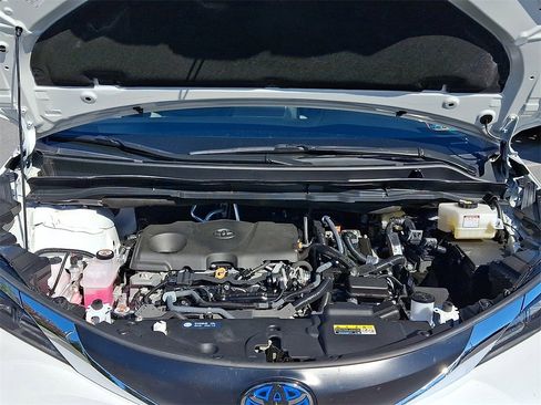 Certified 2024 Toyota Sienna XLE image 29