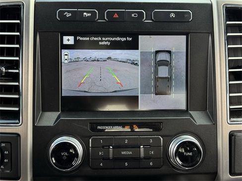 Used 2019 Ford F150 Platinum w/ Equipment Group 701A Luxury image 17