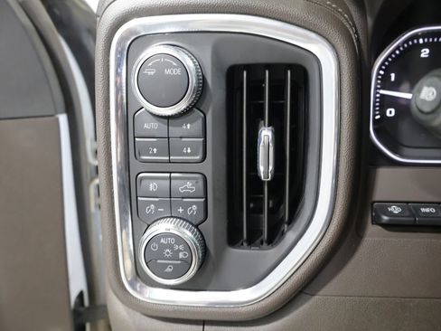 Used 2023 GMC Sierra 3500 Denali w/ Denali Ultimate Package AWD/4WD image 30
