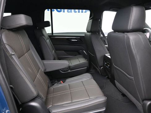 New 2025 Chevrolet Suburban High Country image 9