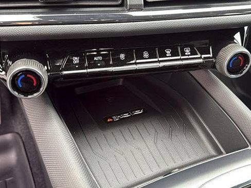 New 2026 Chevrolet Equinox EV RS image 14