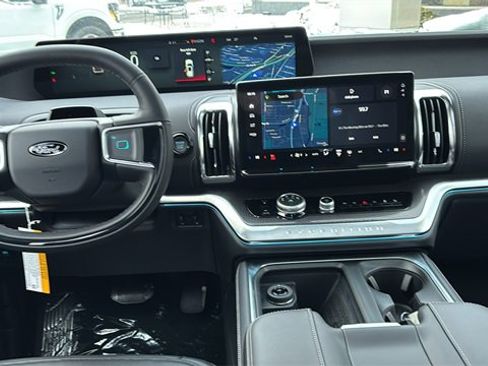 New 2025 Ford Expedition Platinum w/ Stealth Performance Package image 7