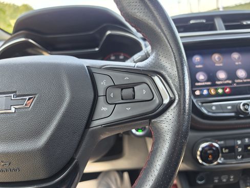Used 2021 Chevrolet TrailBlazer RS w/ Sun and Liftgate Package AWD/4WD image 19