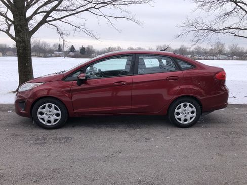 Used 2013 Ford Fiesta SE image 18