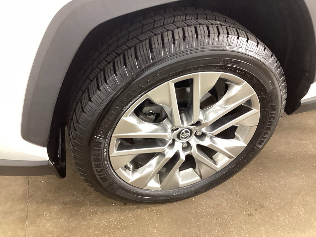 Used 2020 Toyota RAV4 XLE Premium AWD/4WD image 34