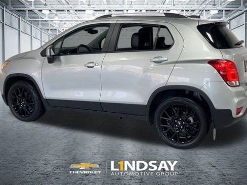 Used 2022 Chevrolet Trax LT w/ Driver Confidence Package image 7