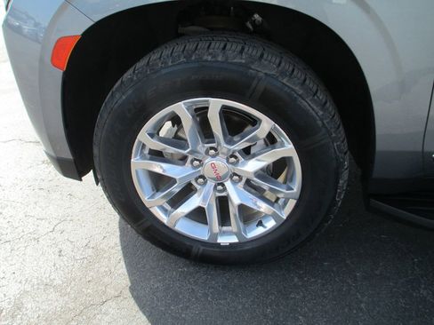 Used 2022 GMC Yukon SLT w/ SLT Premium Package image 14