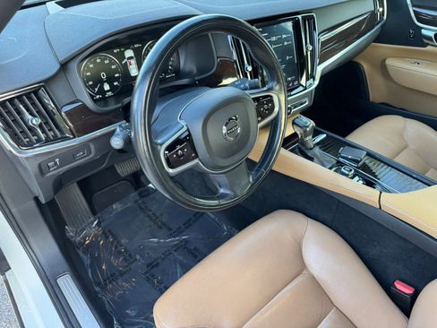 Used 2019 Volvo S90 T6 Momentum image 18