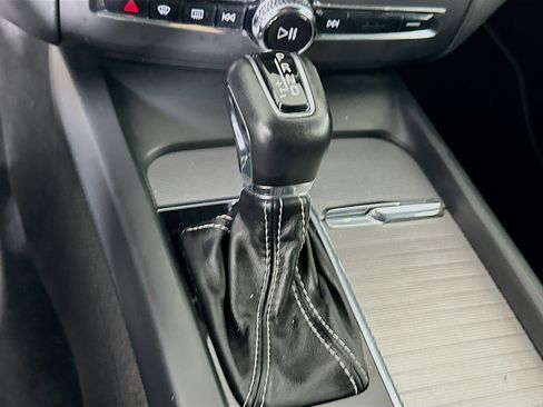 Used 2021 Volvo XC60 T5 R-Design w/ Advanced Package image 25