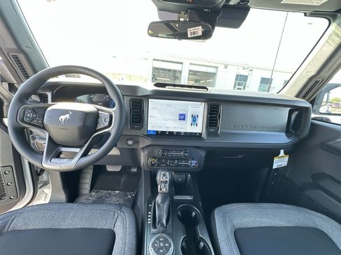 New 2025 Ford Bronco 4-Door w/ Sasquatch Package AWD/4WD image 46