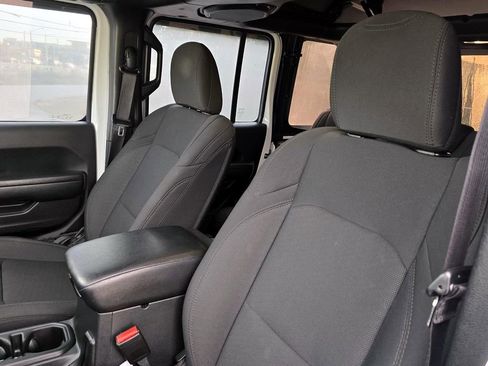 Used 2023 Jeep Wrangler Sport image 19