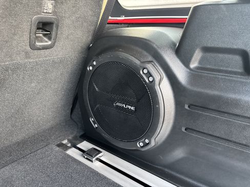 Used 2018 Jeep Wrangler Unlimited Sahara AWD/4WD image 36