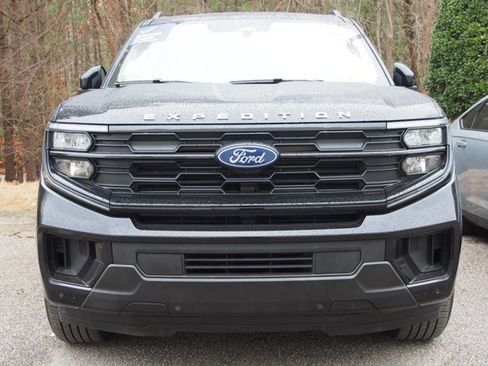 Certified 2025 Ford Expedition Active image 3