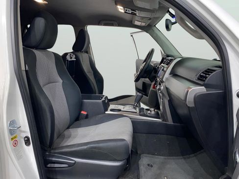 Used 2014 Toyota 4Runner SR5 image 11