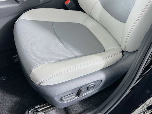 New 2025 Toyota RAV4 Limited image 18