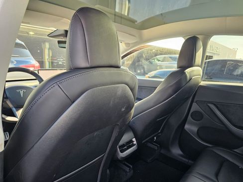 Used 2022 Tesla Model Y Performance image 6