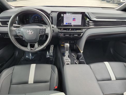 Used 2025 Toyota Camry SE FWD image 15