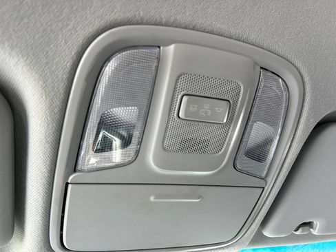 Used 2019 Kia Niro LX FWD image 35