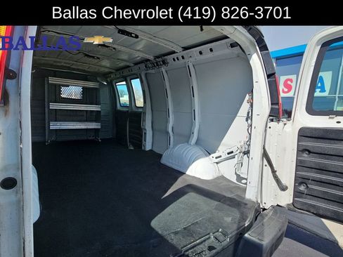 Certified 2015 Chevrolet Express 3500 Extended RWD image 26