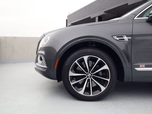 Certified 2018 Bentley Bentayga AWD/4WD image 7