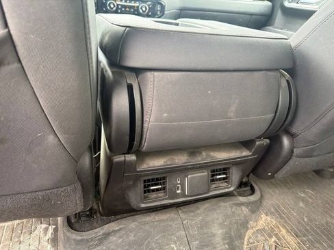 Used 2023 Chevrolet Silverado 1500 LT AWD/4WD image 17