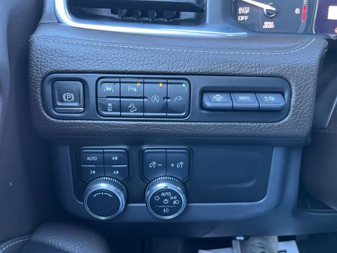 Used 2021 GMC Yukon Denali image 35