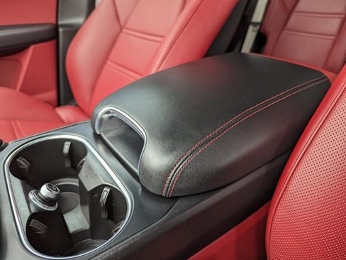 Used 2023 Porsche Cayenne Platinum Edition image 28