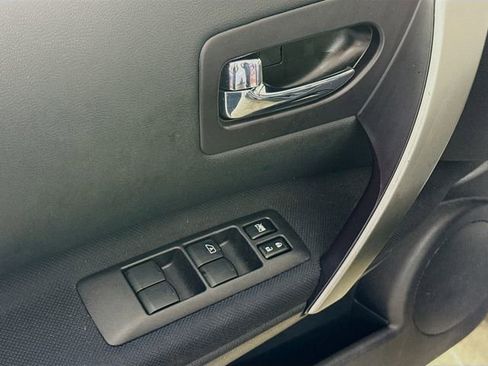 Used 2009 Nissan Rogue SL w/ Moonroof Pkg image 17