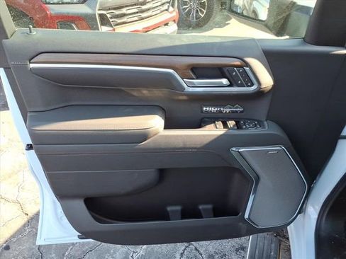 New 2026 Chevrolet Silverado 1500 High Country AWD/4WD image 10