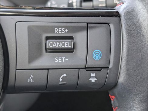 Used 2025 Nissan Kicks SR w/ SR Premium Package image 18