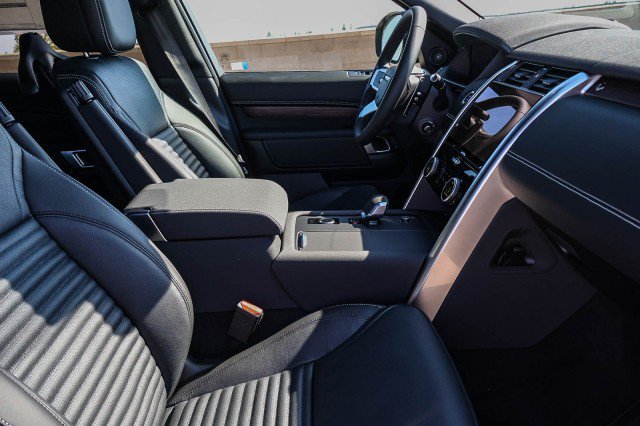 Certified 2025 Land Rover Discovery Dynamic SE AWD/4WD image 21