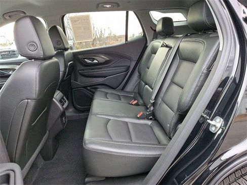 Used 2024 GMC Terrain SLT image 10