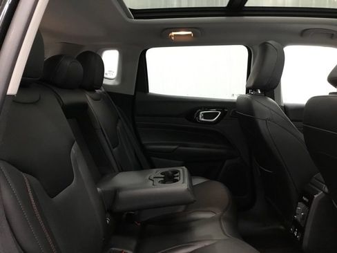 Used 2022 Jeep Compass Trailhawk w/ Trailhawk Elite Group AWD/4WD image 18