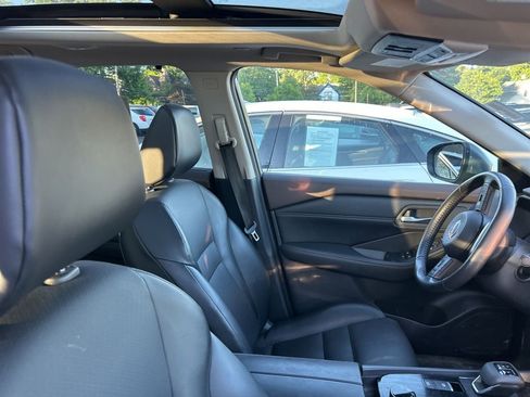 Used 2022 Nissan Rogue SV w/ SV Premium Package AWD/4WD image 11