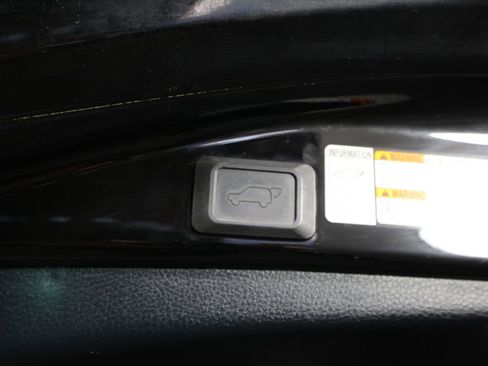 Used 2015 Toyota RAV4 Limited w/ Technology Package image 19